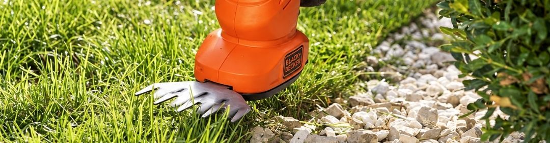 The best Black & Decker battery-powered grass shears on sale at AgriEuro