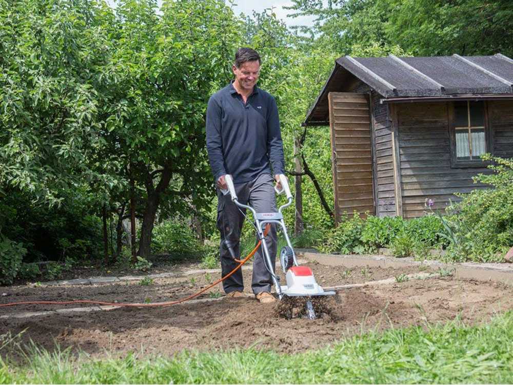 Electric store rotary hoe