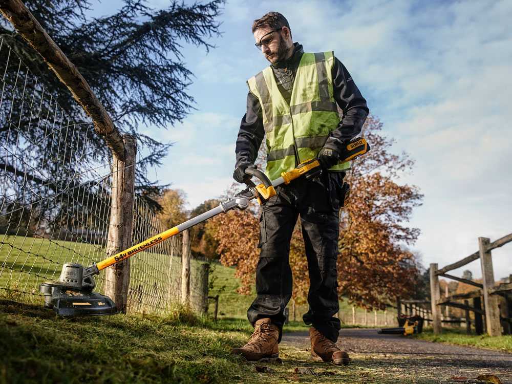 Dewalt battery online brush cutter