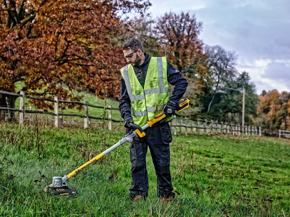 Dewalt battery brush cutter new arrivals