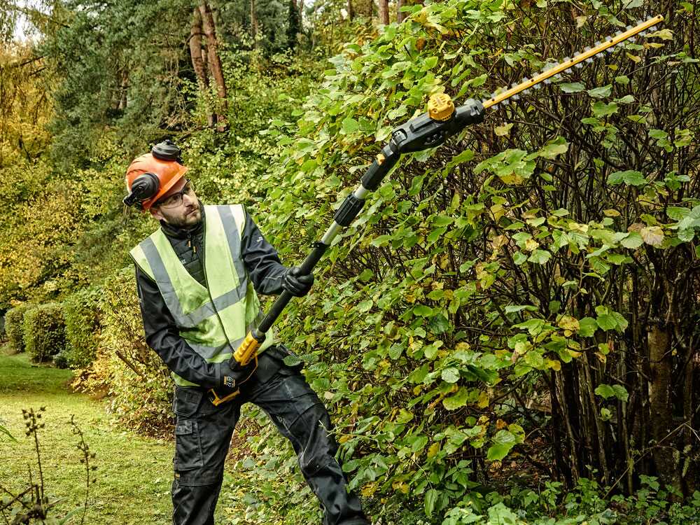 DEWALT DCMPH566P1-QN Battery-powered Hedge Trimmer best deal on