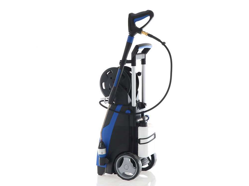 Nilfisk v online karcher