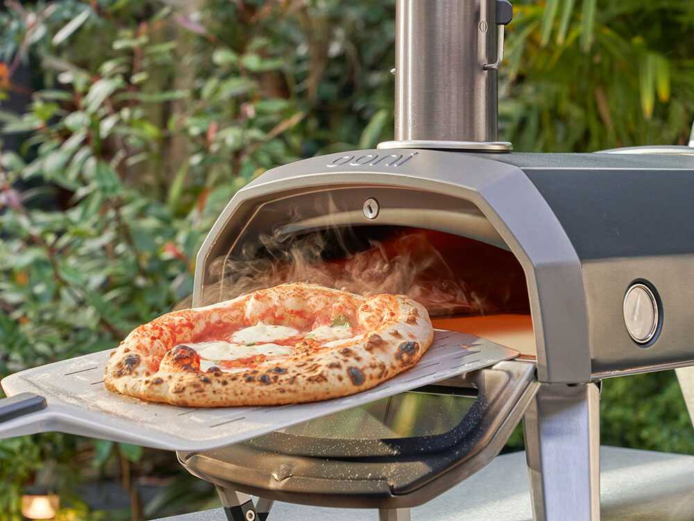Ooni KARU 12 G Wood-fired Pizza Oven Cooking Capacity: Pizza