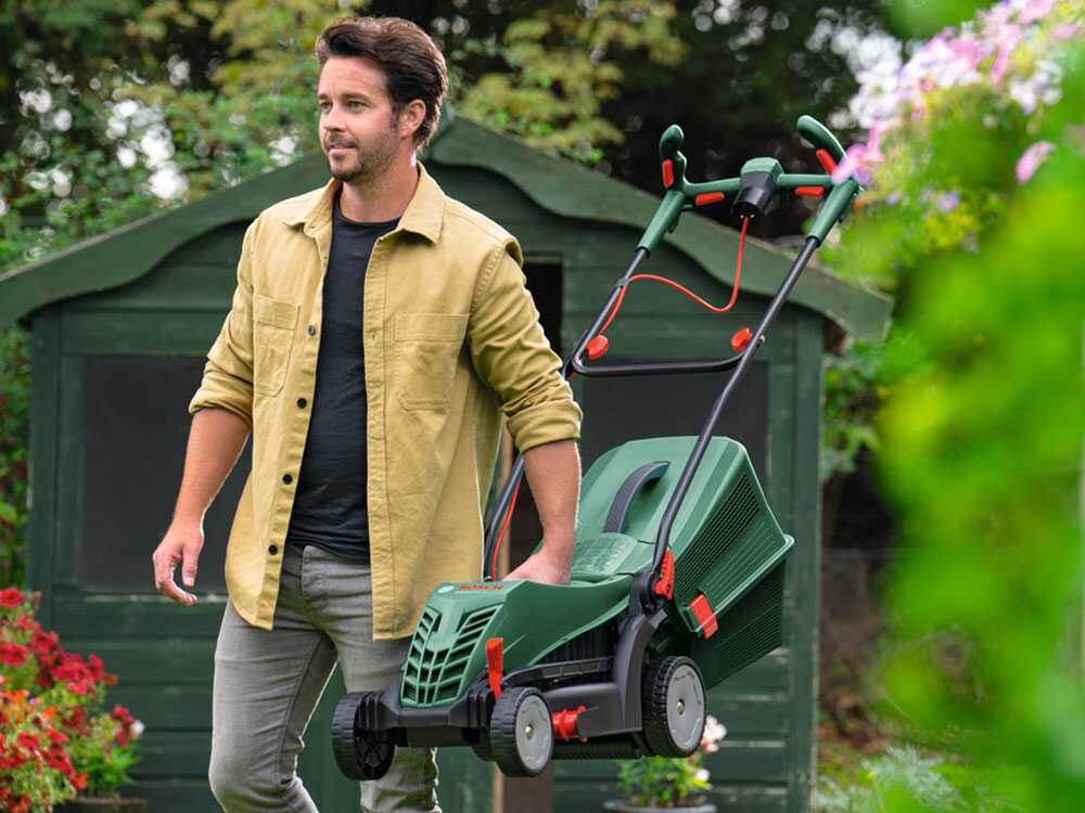 Bosch UniversalRotak 37-555 Electric Lawnmower 1400 W 37 cm Cutting  Width