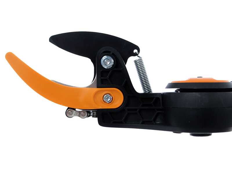 Fiskars pruning stik extendable tree pruner best sale