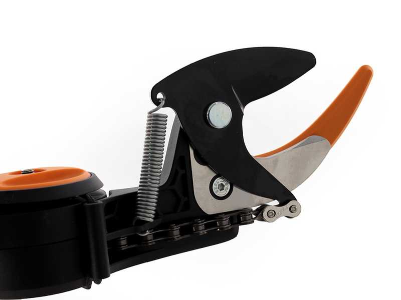 Fiskars pruning stik shop extendable tree pruner