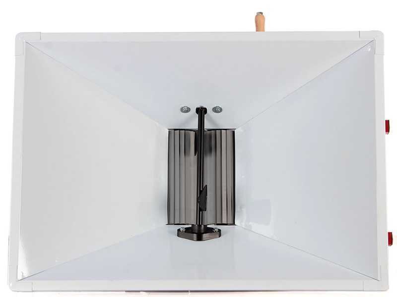 Grifo PP.18 - Small-sized Enamelled Steel Manual Grape Crusher