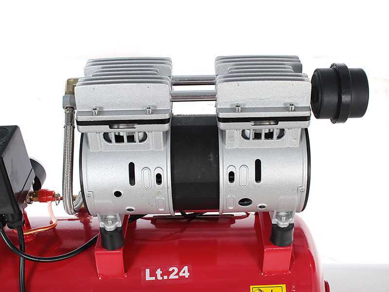 GeoTech S-AC 24.8.10 - Silenced Electric Air Compressor - Oilless 24 L - 1HP motor