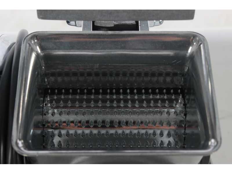 Luxor Electric Grater - Die-cast Aluminium - Reverse Function - 250W