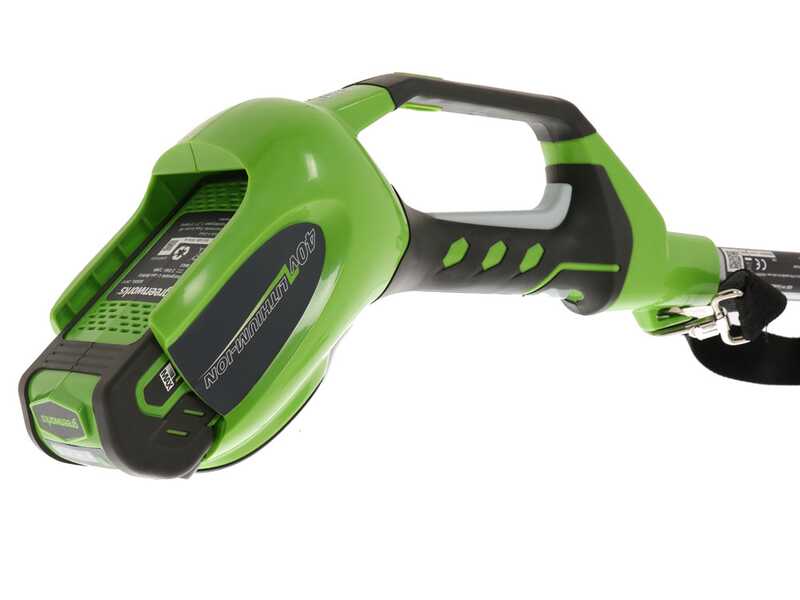 Greenworks telescopic shop hedge trimmer