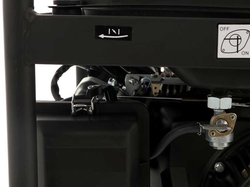 AMA QF2500 - 2.8 kW Silenced Power Generator with AVR - DC 2.6 kW Single-phase