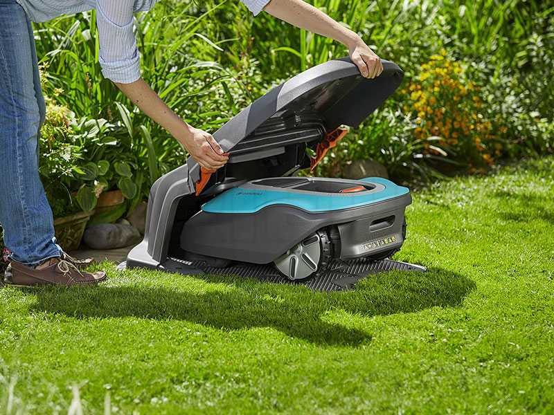 Husqvarna robot deals mower garage