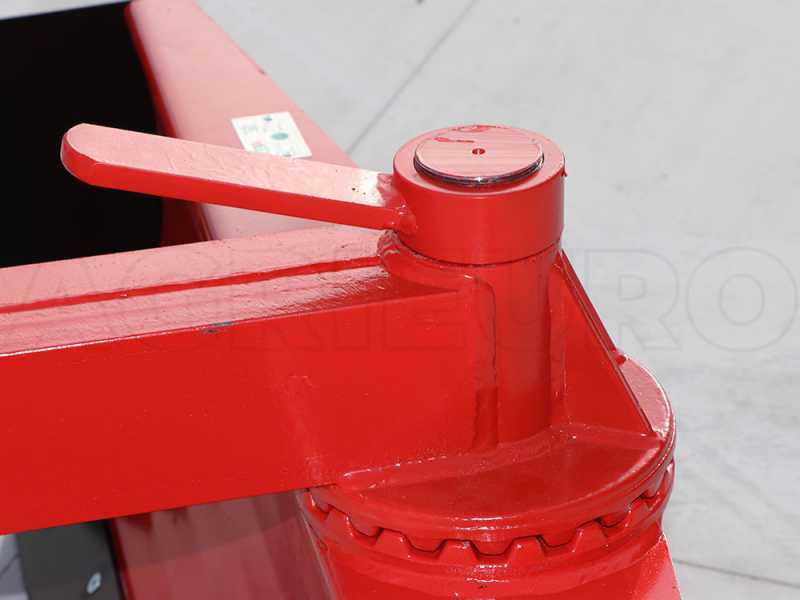 AgriEuro LLP160 Tractor-mounted Grader Blade - Heavy Series - Swivel Ring and Rotating Blade