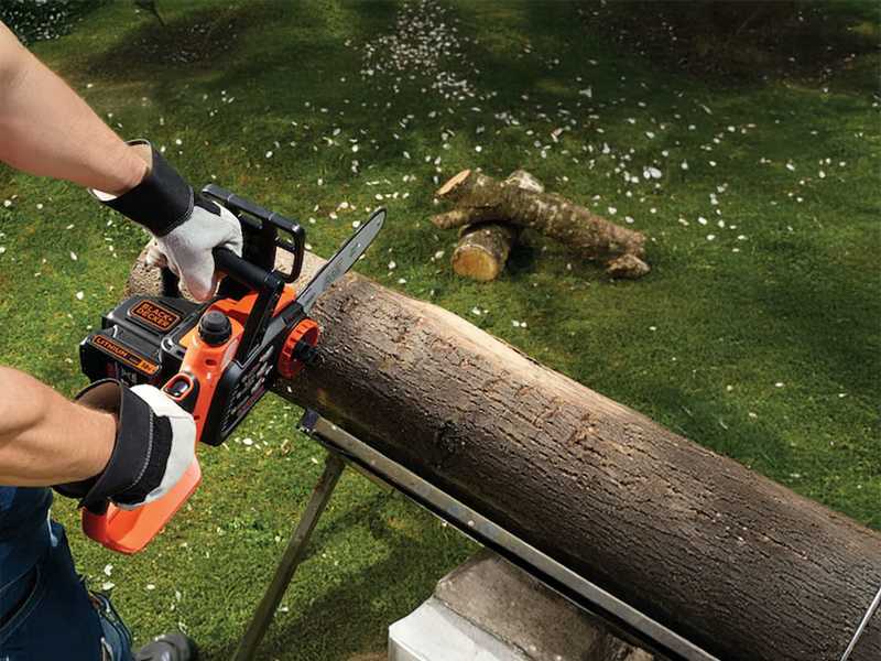 Black &amp; Decker GKC1825L20-QW - 18V 2Ah Lithium Battery Electric Chainsaw
