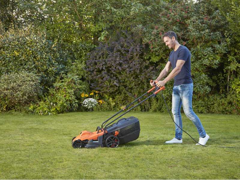 Black Decker BEMW461BH QS Electric Lawn Mower 34 cm Cutting Width 1400W Power