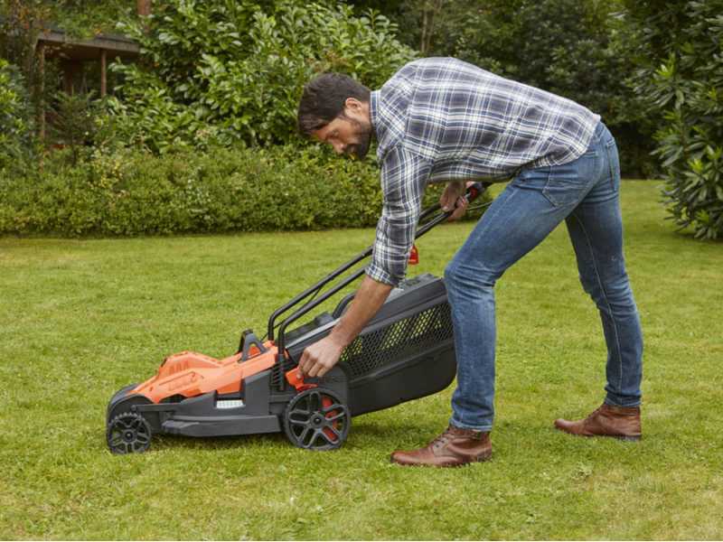 Black Decker BEMW481ES QS Electric Lawn Mower 42 cm Cutting Width 1800W Power