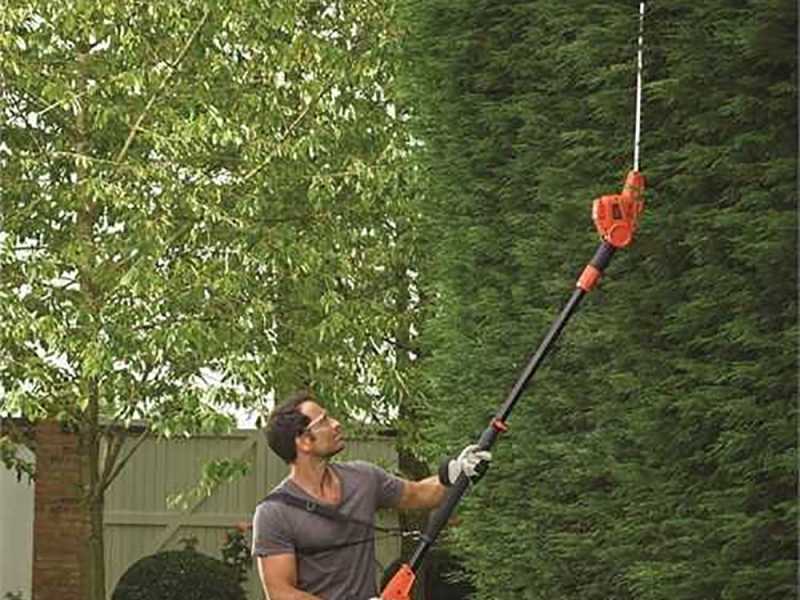 Extendable hedge trimmer top