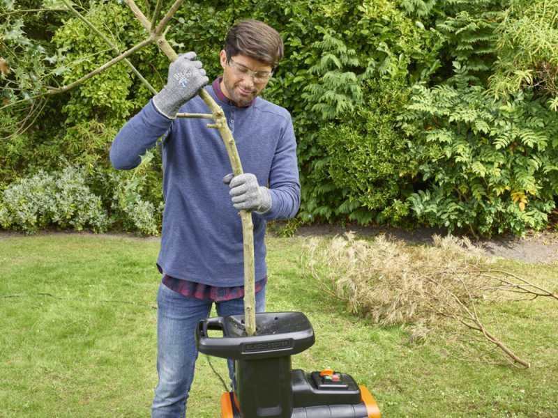 Black and hot sale decker garden shredder