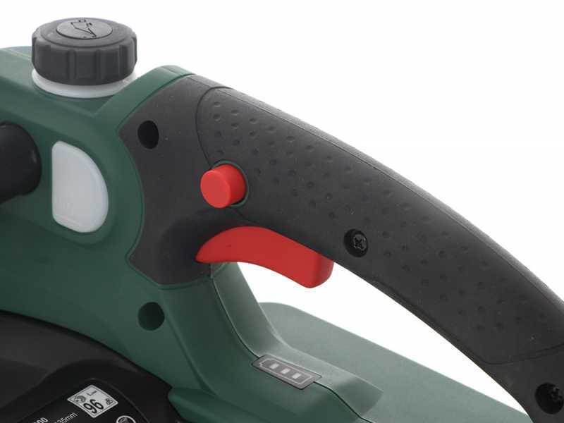 Bosch UniversalChain 18 - 18V 2.5Ah Battery-powered Electric Chainsaw - Ultralight