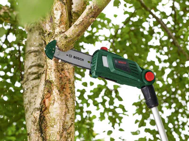 Battery power tree clearance trimmer