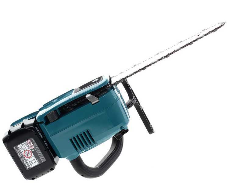 Makita DUC254CZ - 18V 3Ah Battery-powered Electric Chainsaw - 25 cm Carving Blade