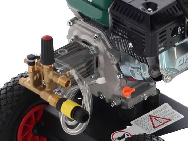 Lavor Independent 2800 &ndash; Petrol Pressure Washer &ndash; 200 bar &ndash; 690 L/h &ndash; Lavor 200 cc Petrol Engine