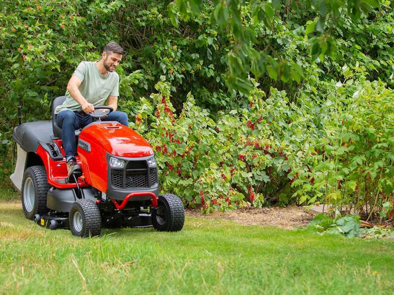 Snapper RPX310 Riding-on Mower - Briggs&amp;Stratton 724 cc - Grass Collector - Mulching Cutting System