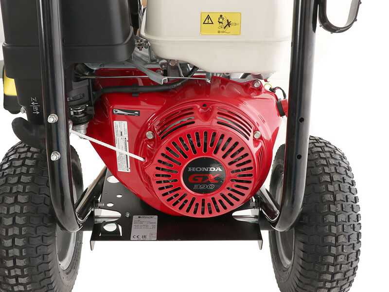 Comet FDX Blade XL 13.15 Petrol Pressure Washer &ndash; Honda GX 390 petrol engine -  12 HP - 310 Bar