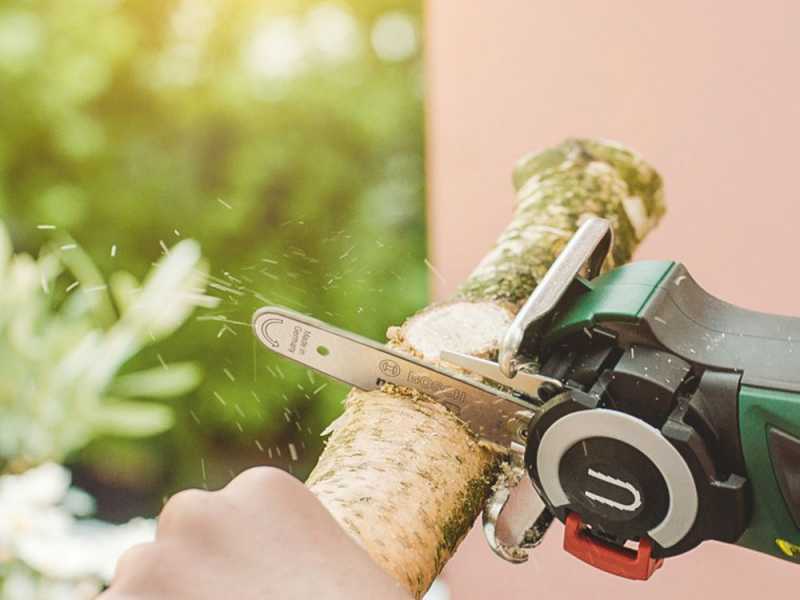 Bosch cordless pruning discount saw