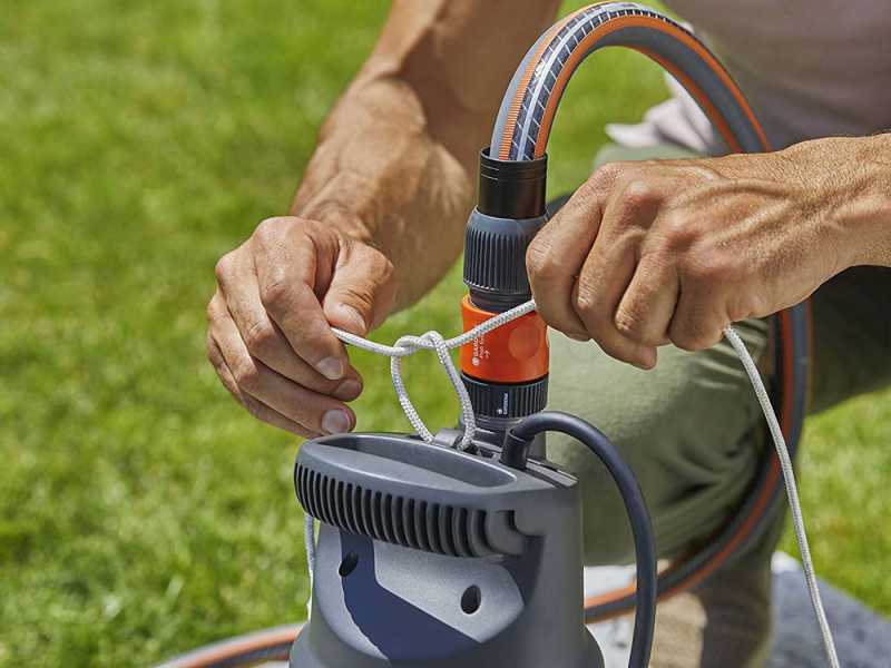 Gardena 5900/4 Inox Automatic - Submersible depth pump - for clear water - 900W