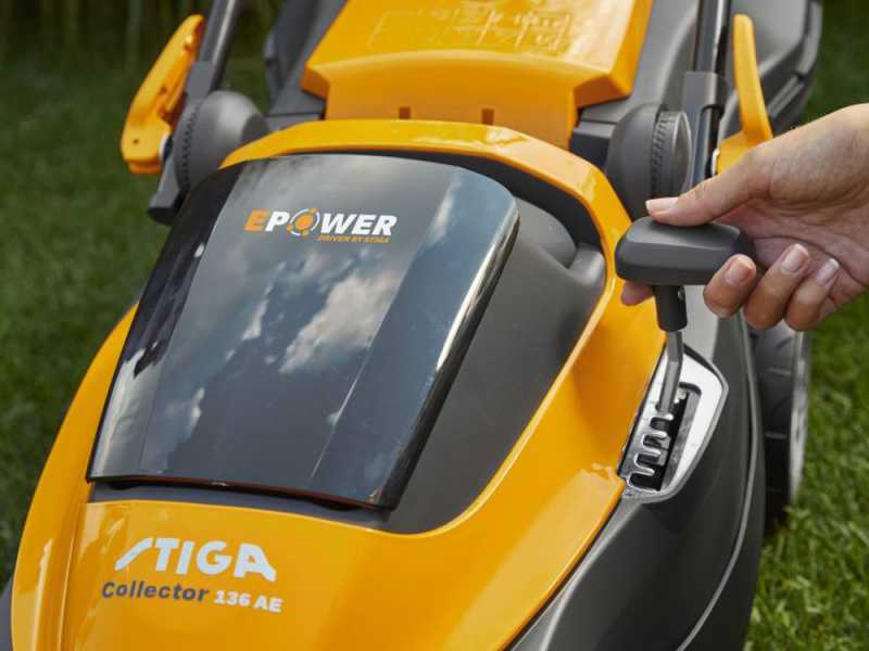 Stiga Collector 136 AE Kit - Battery lawnmower - 2x20V/2.0Ah - Cutting 34 cm
