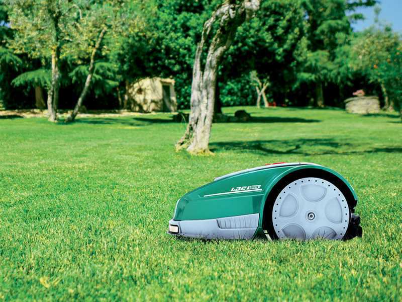 Ambrogio L32 Deluxe Robot Lawn Mower with perimeter wire - robotic lawn mower with boundary wire -  25.9 V 2.5 Ah battery