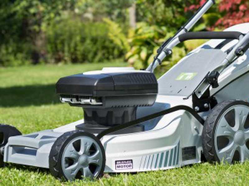 IKRA IAM 40-4625 S Self-propelled Battery-powered Lawn Mower - 40 V - 2.5Ah