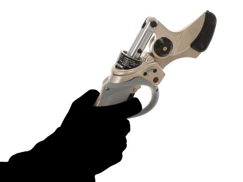 BlackStone 500-BP Electric Pruning Shears with BlackStone 25-H extension pole 1.5 m - Swing cutting system - 40mm Cutting diameter