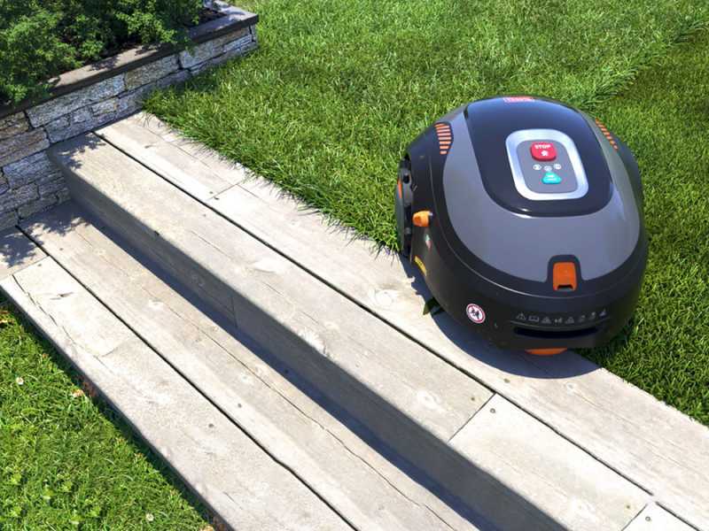 Black &amp; Decker BCRMW121-QW Robot Lawn Mower with Perimeter Wire - Powered by a 12 V Lithium-ion battery