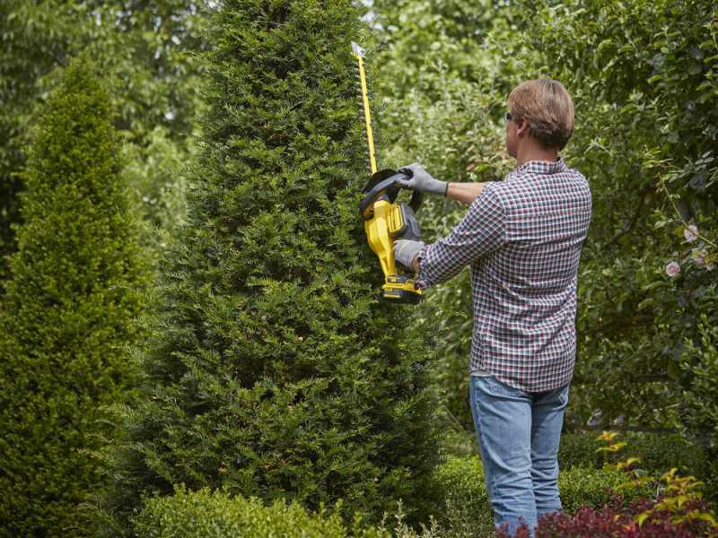 STANLEY FATMAX V20 Battery-powered Electric Hedge Trimmer - 18 V - 4Ah