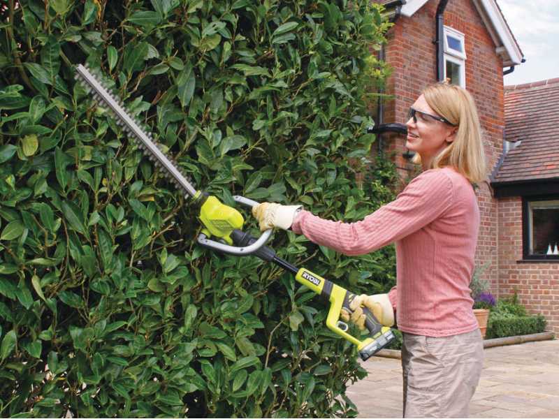 RYOBI OHT1850X cordless extension pole hedge trimmer - 50cm blade - WITHOUT BATTERY AND BATTERY CHARGER