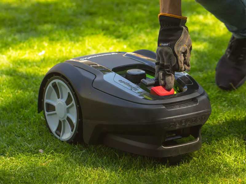 Grouw robot lawn mower top