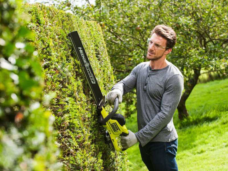 RYOBI HYBRID RHT1850H25HS electric and battery hedge trimmer 18V 2.5Ah 50cm blade