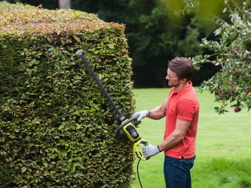 RYOBI 600W RHT6160RS electric hedge trimmer - 60cm blade - 28mm cut