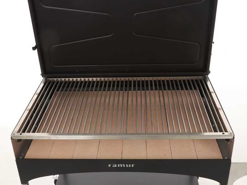 Famur BK 10 Elite 2-in-1 Charcoal and Wood-fired Barbecue - Grid with 8 mm Rotating Tubes