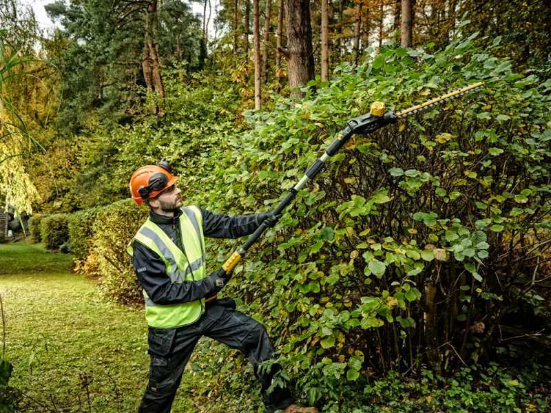 Dewalt battery best sale operated trimmer