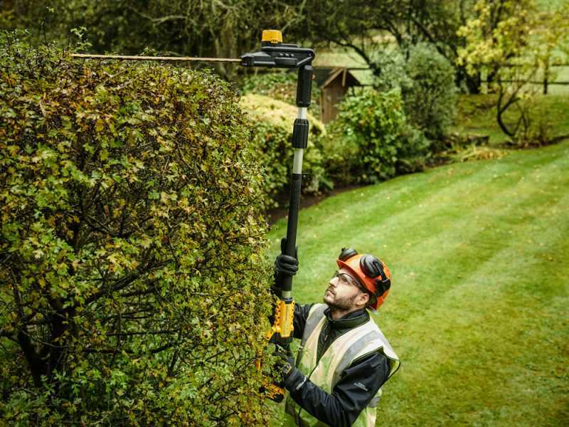 Dewalt hedge trimmer with sales battery and charger