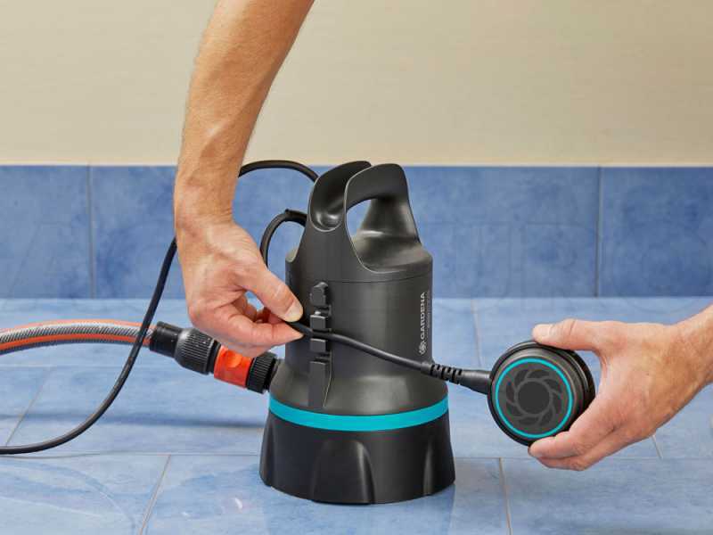Gardena 9000 9030-20 Submersible Water Pump for clear water