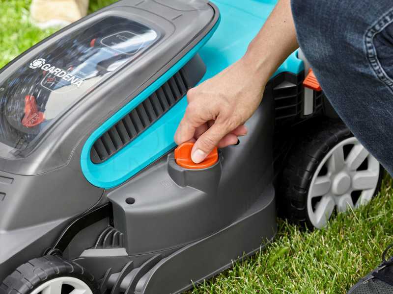 Gardena PowerMax 32/36V P4A Battery-powered Electric Lawn Mower - 32 cm Cutting Width - BATTERY AND BATTERY CHARGER NOT INCLUDED