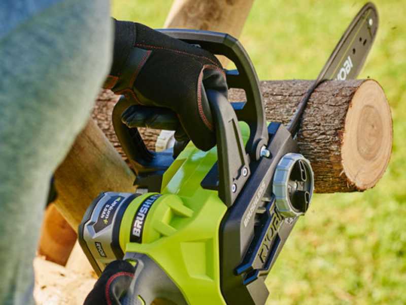 Ryobi RCS18X30-50F - 18V 5Ah Battery-powered Electric Chainsaw - 30 cm Blade