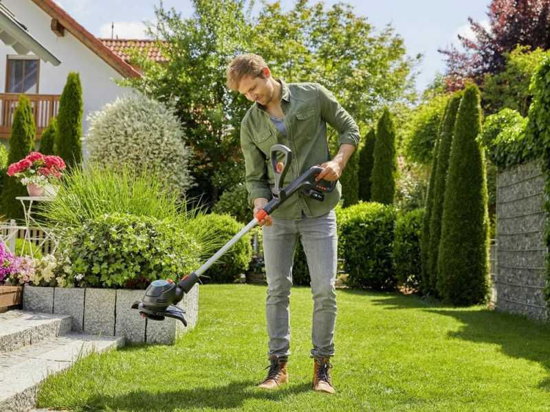 Using a store strimmer