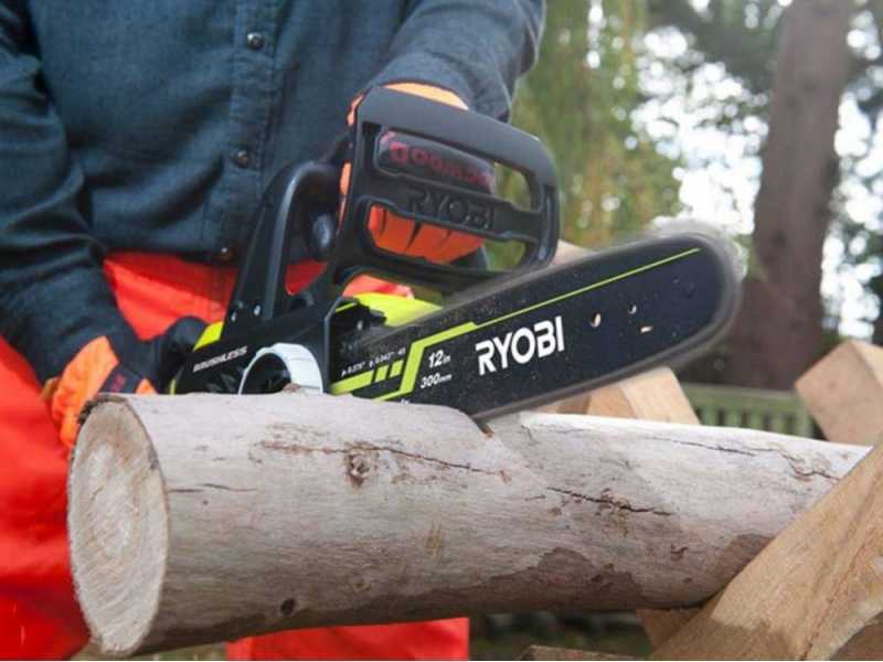 RYOBI BRUSHLESS OCS1830 Electric Chainsaw - 18V - 30cm Bar Length - BATTERY AND BATTERY CHARGER NOT INCLUDED