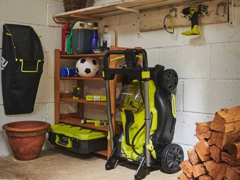 Ryobi RY18LMX40C-240 - Battery-powered Lawn Mower - 2x18V/4Ah - 40 cm Cut