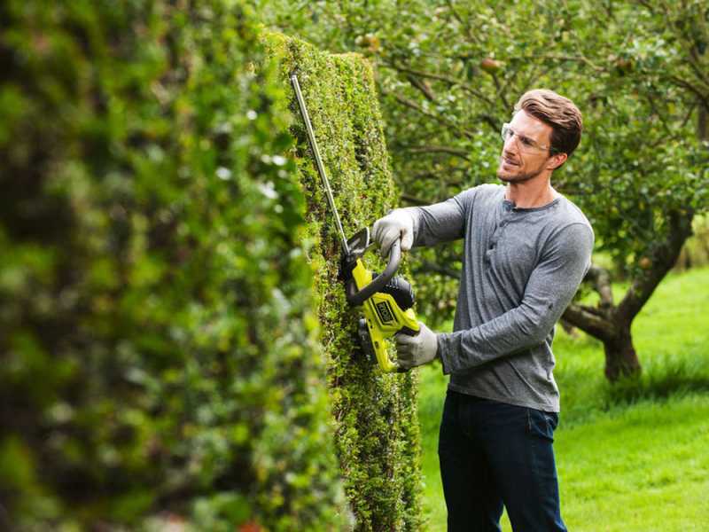 RYOBI HYBRID OHT1850H electric and battery hedge trimmer - 18V - WITHOUT BATTERIES AND CHARGERS